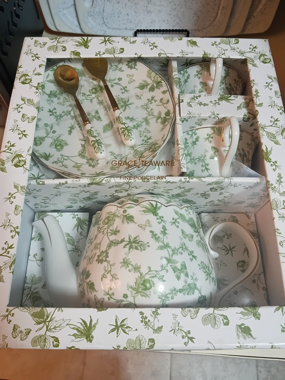 Grace Teaware Green Floral Porcelain Tea Set - White & Green